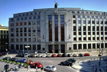 Český bankový sektor odolá šokom, tvrdí ČNB
